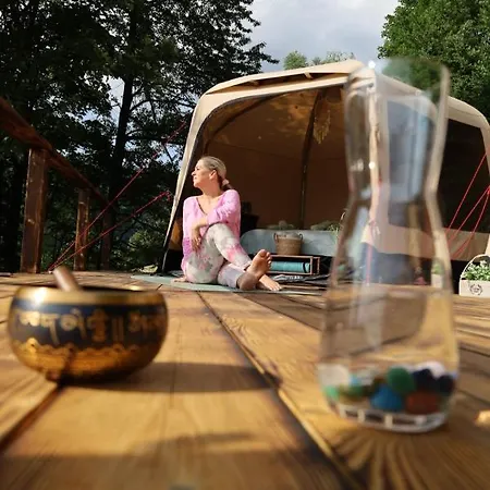 Glamping Roznov Hotel Roznov pod Radhostem Exterior photo