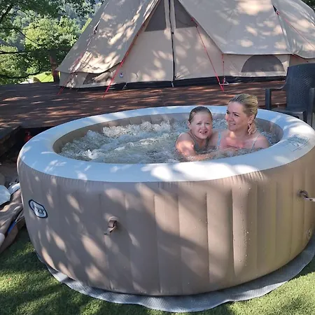 Glamping Roznov Hotel Roznov pod Radhostem Exterior photo