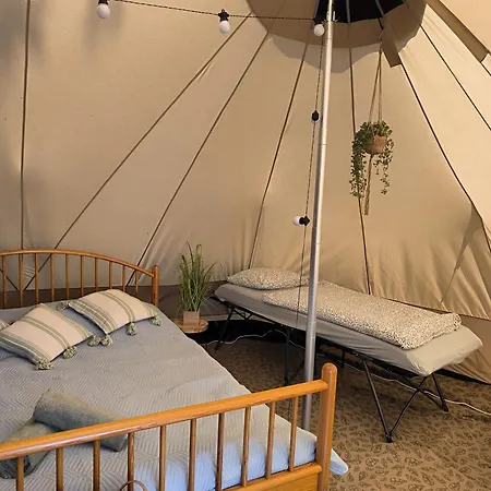 Glamping Roznov Hotel Roznov pod Radhostem Exterior photo